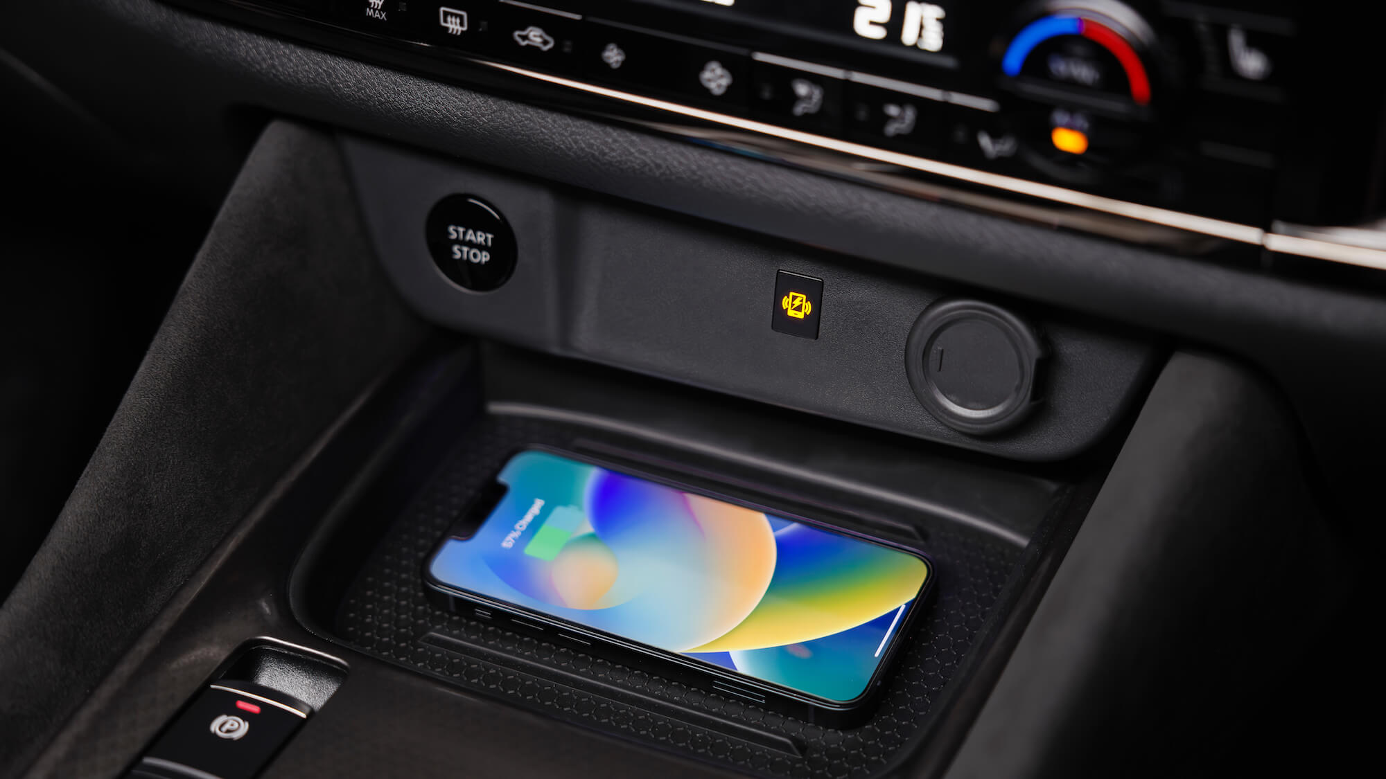 Nissan Qashqai Hybrid wireless charging phone