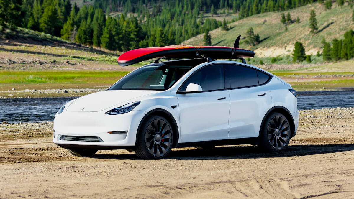 Tesla Model Y wit