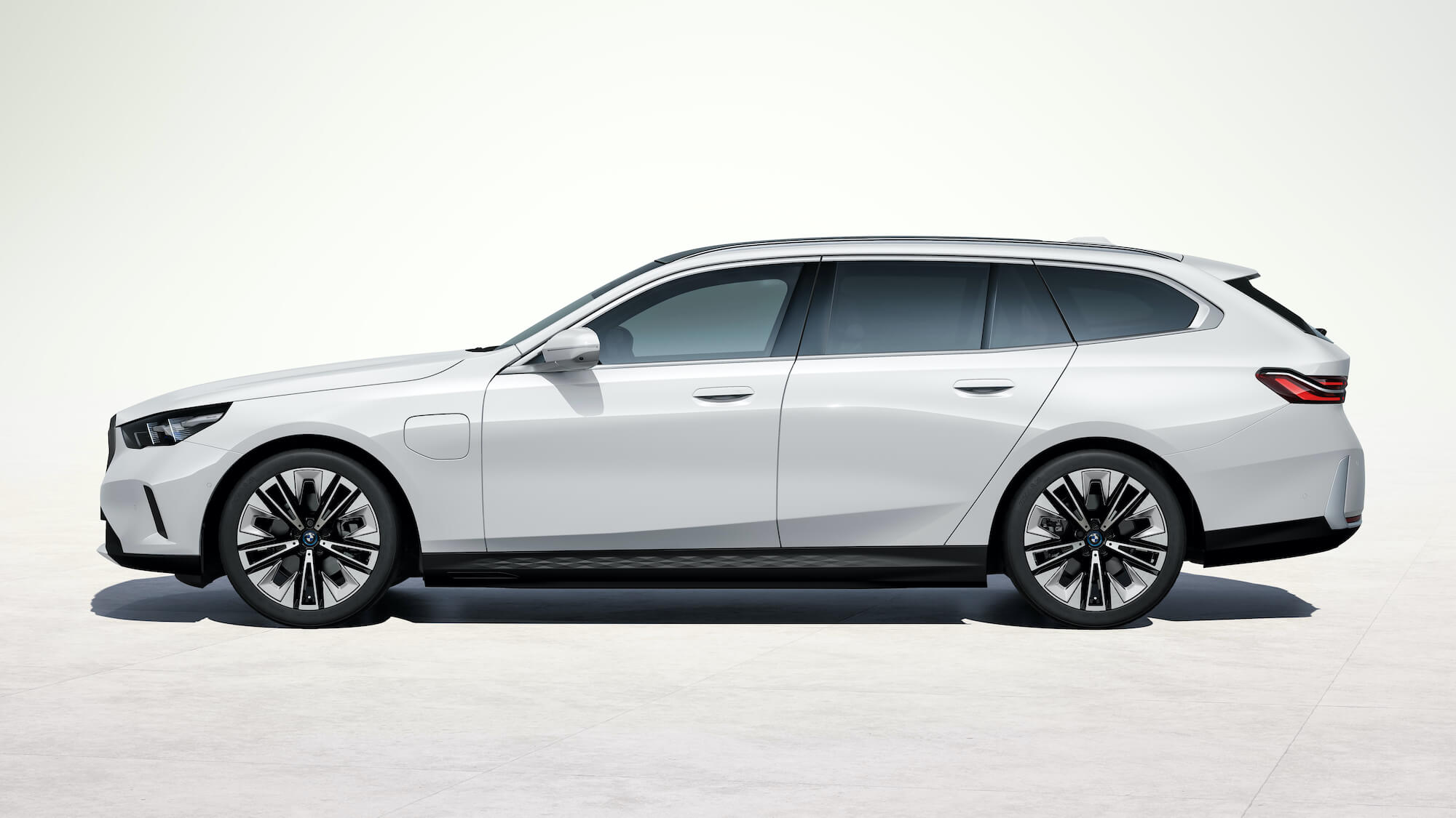 BMW 5 Touring PHEV 3